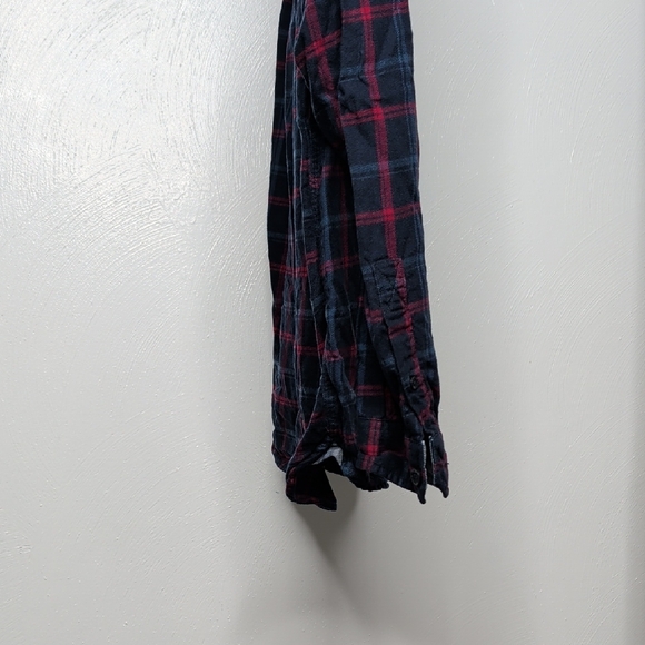 L.L. Bean Men's Red and Blue Plaid Shirt - Picture 8 of 8